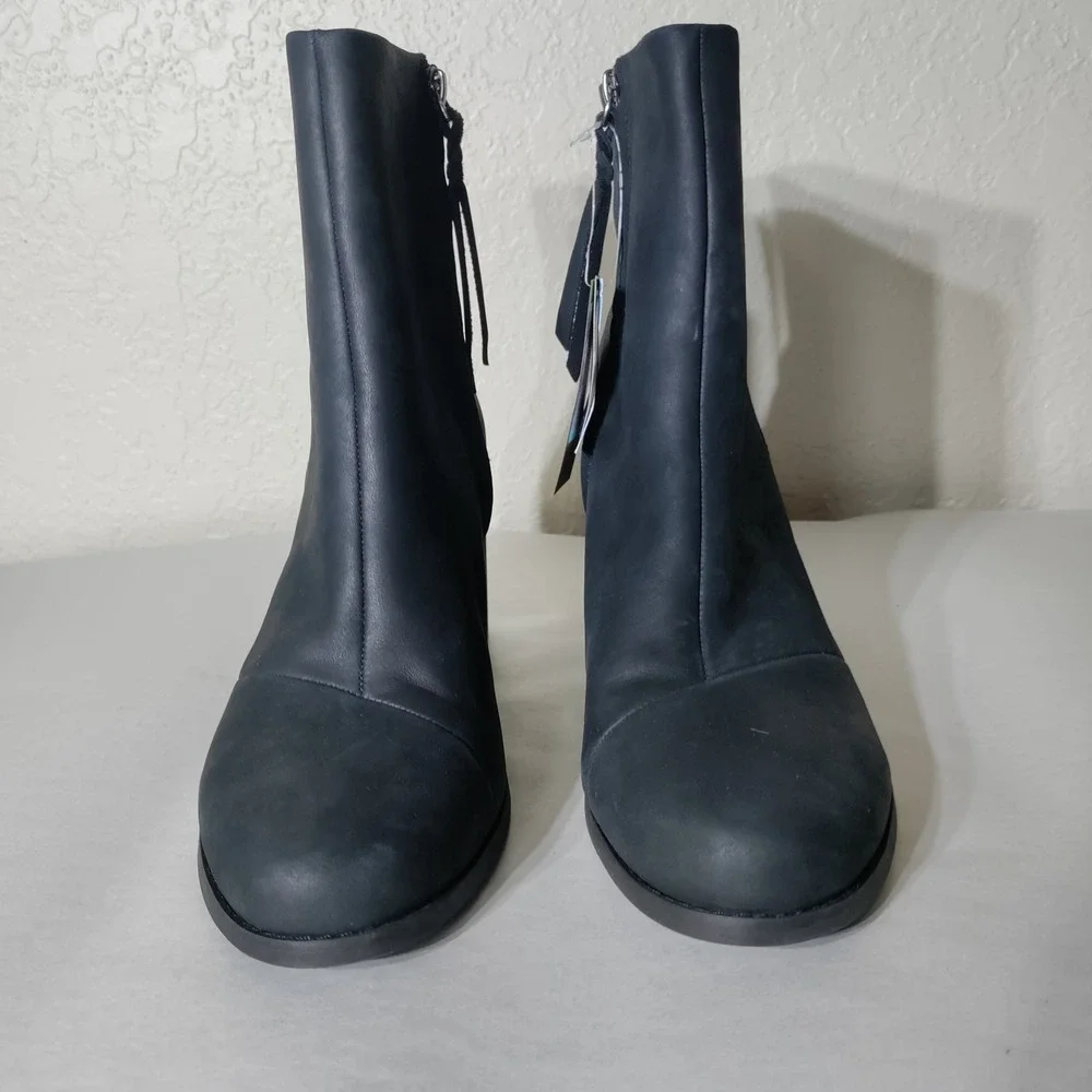 TOMS Marina Black Leather Ankle Boots Stacked Block Heel Side Zip SZ 10